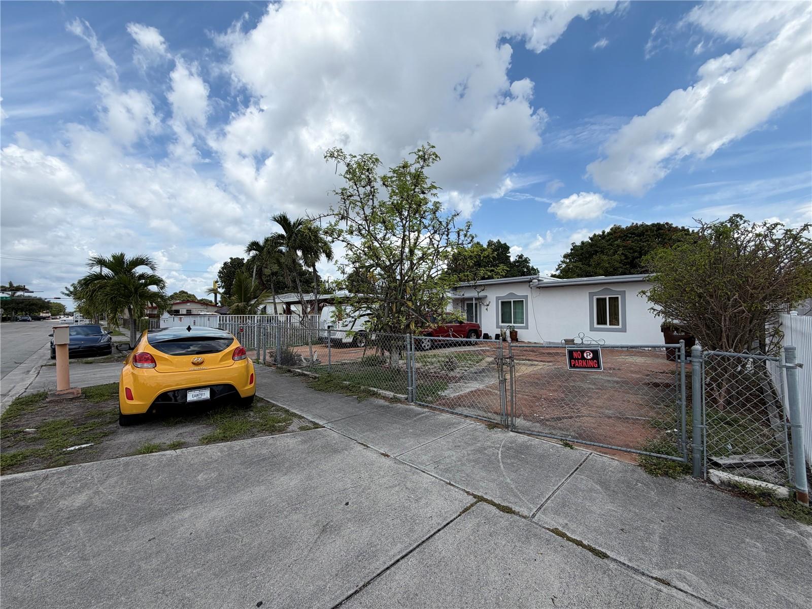 445 E 43RD ST, HIALEAH, FL — photo 4