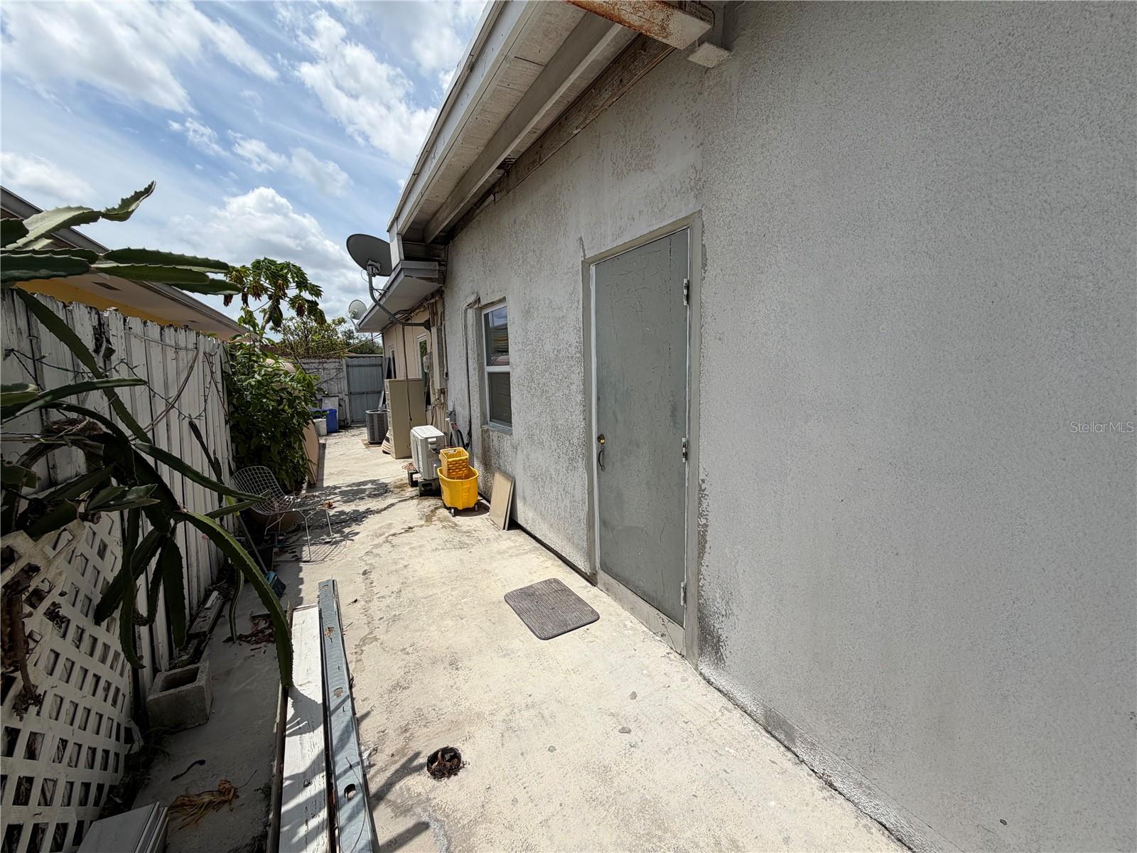 445 E 43RD ST, HIALEAH, FL — photo 28