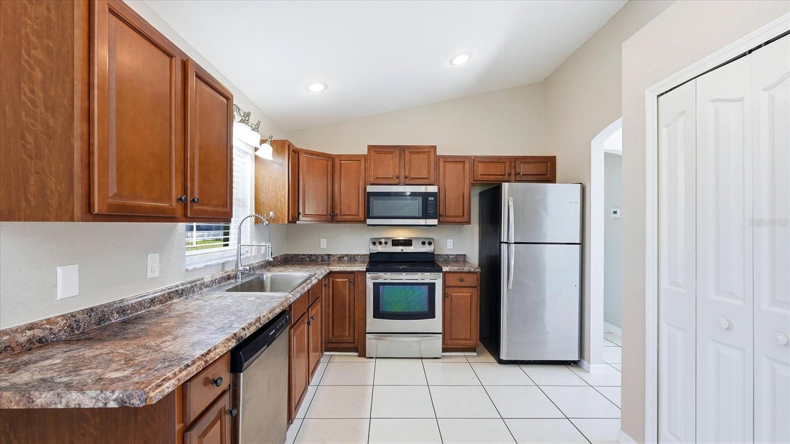 3196 CIRCLEVILLE ST, NORTH PORT, FL — photo 14