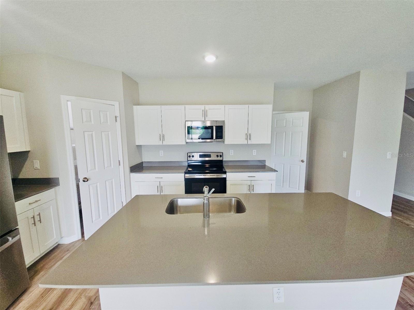 34436 MOONFLOWER AVE, WESLEY CHAPEL, FL — photo 4