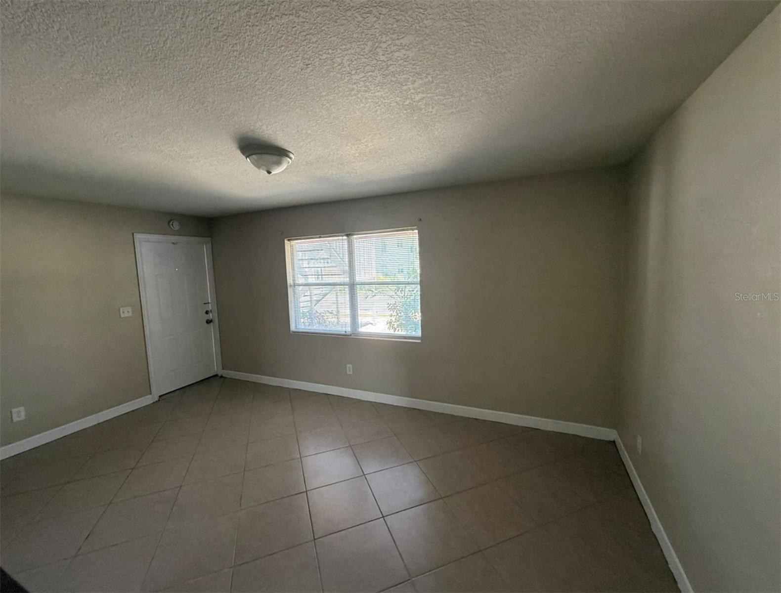 117 N EVERGREEN AVE #102, CLEARWATER, FL — photo 2