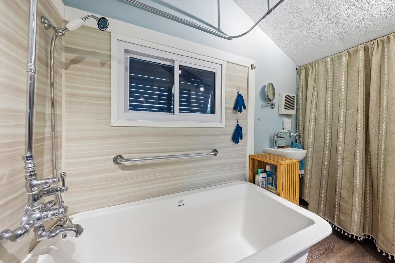 24521 SNAIL RD, ASTOR, FL — photo 38