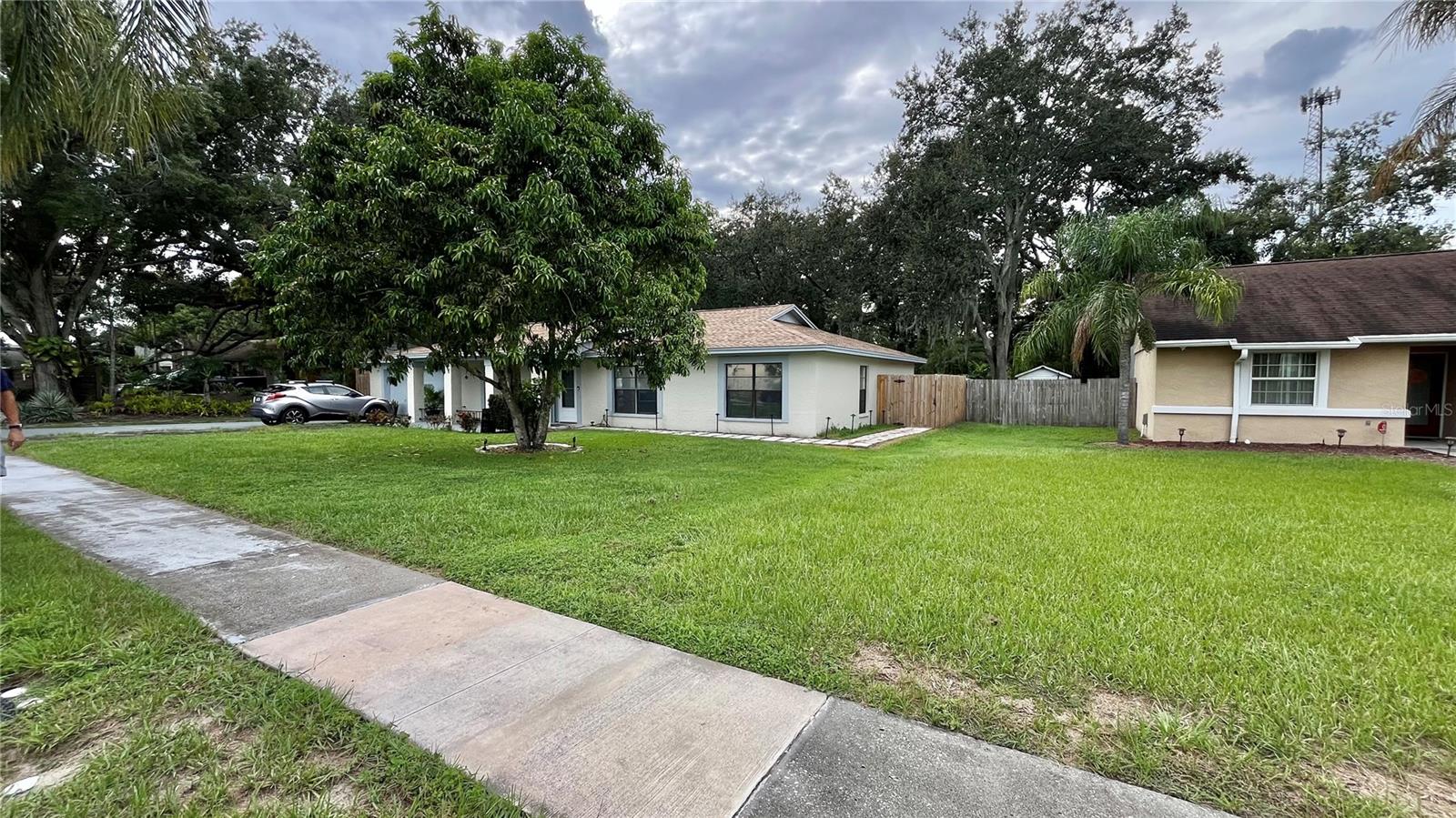 14216 BRIARTHORN DR, TAMPA, FL — photo 5