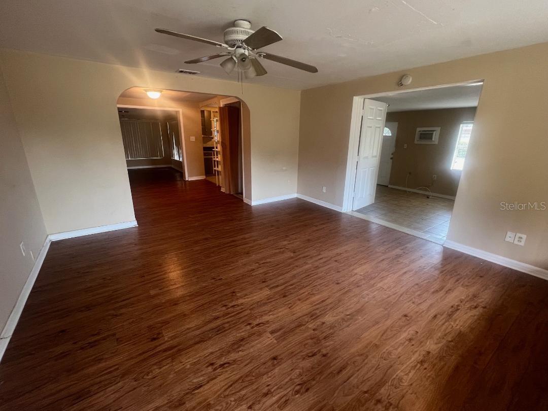 5011 N 39TH ST, TAMPA, FL — photo 2