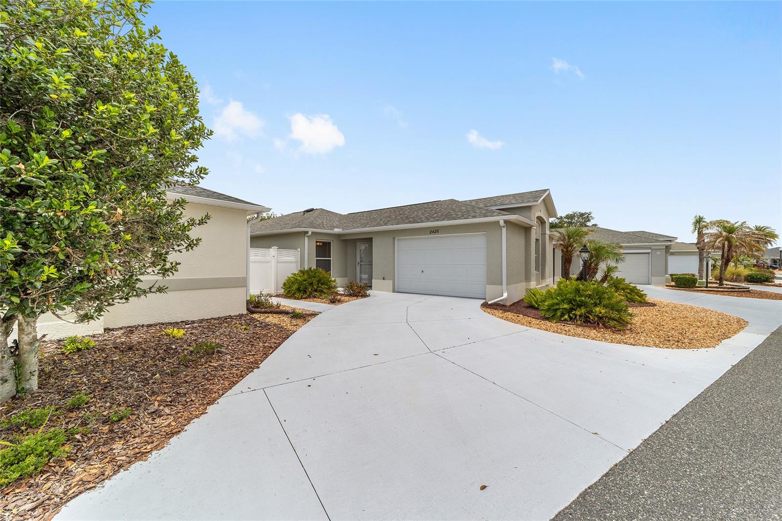 2426 SAFFRON LN, THE VILLAGES, FL — photo 3