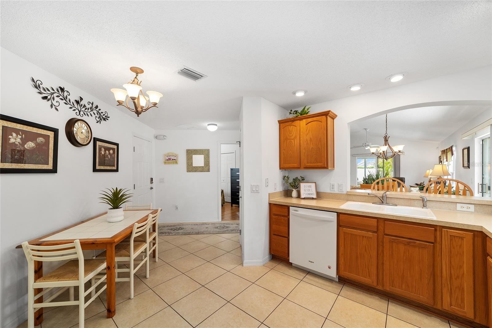 2426 SAFFRON LN, THE VILLAGES, FL — photo 8