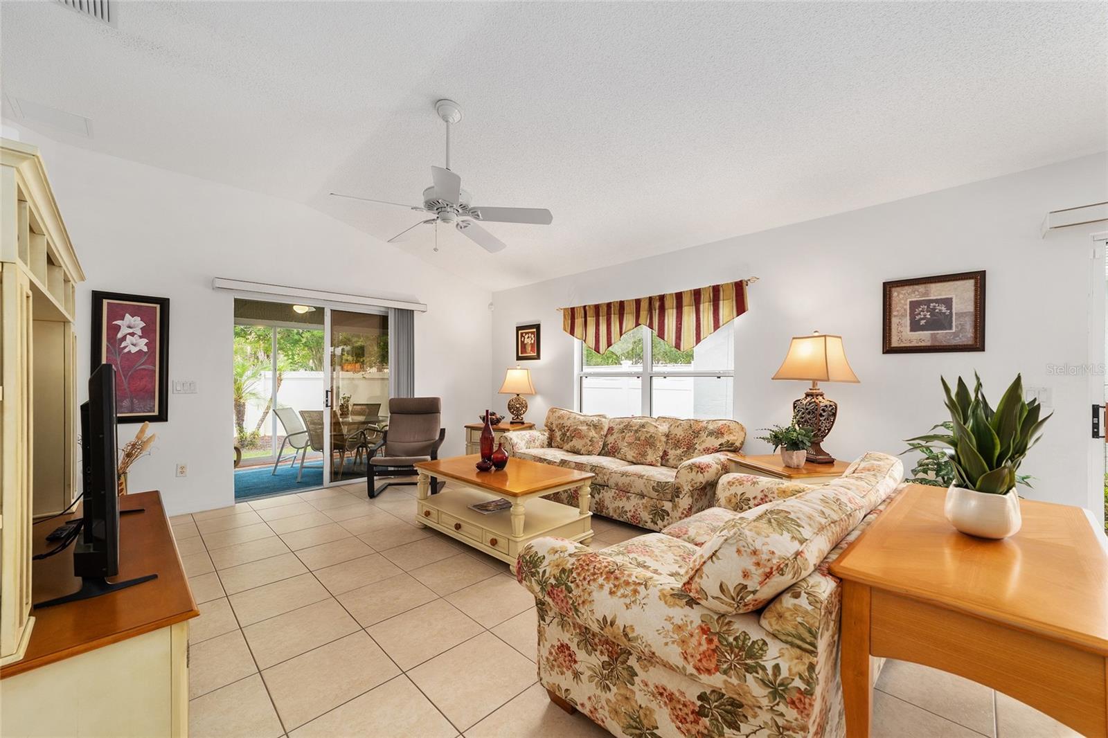 2426 SAFFRON LN, THE VILLAGES, FL — photo 14