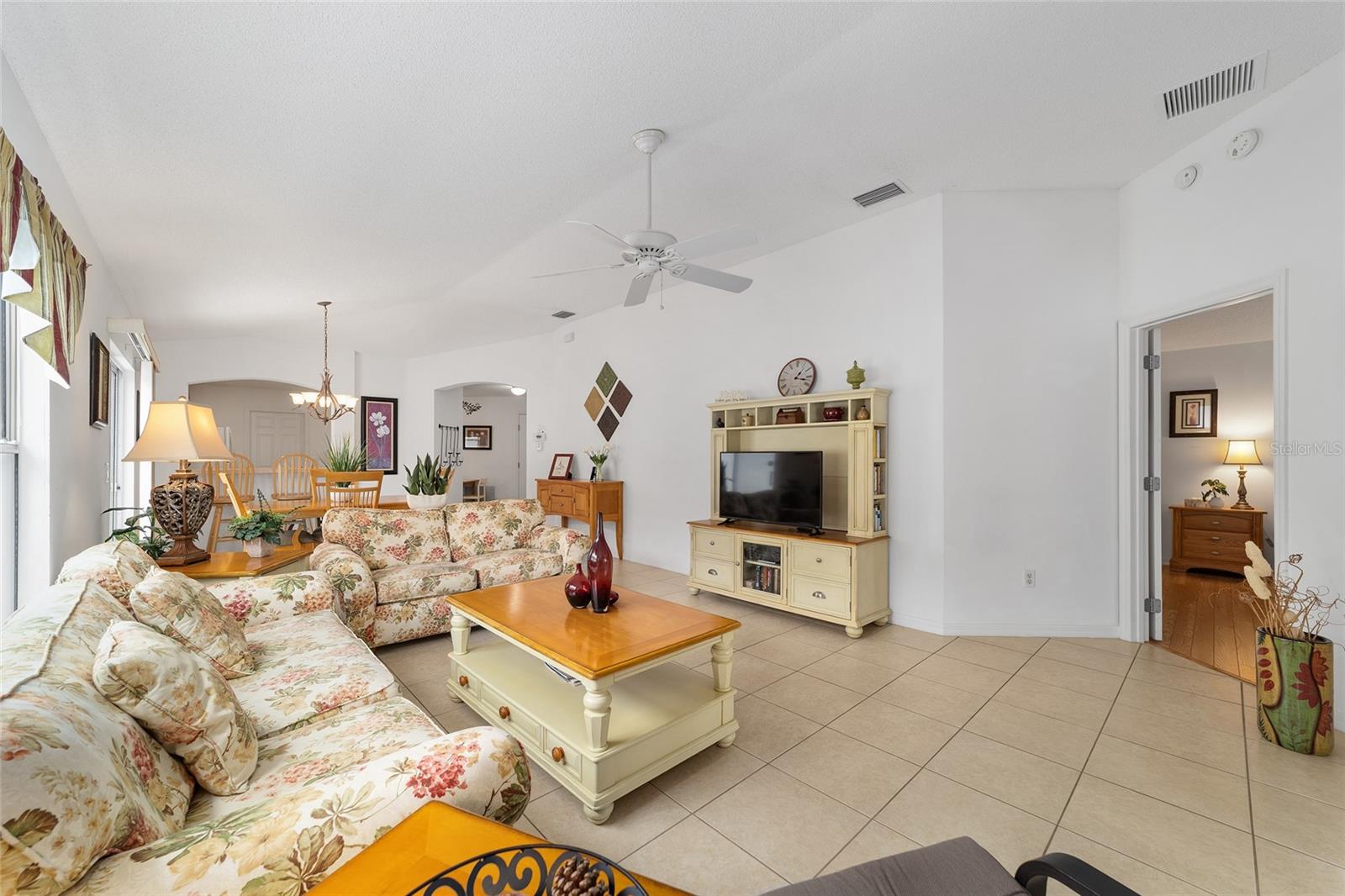 2426 SAFFRON LN, THE VILLAGES, FL — photo 15