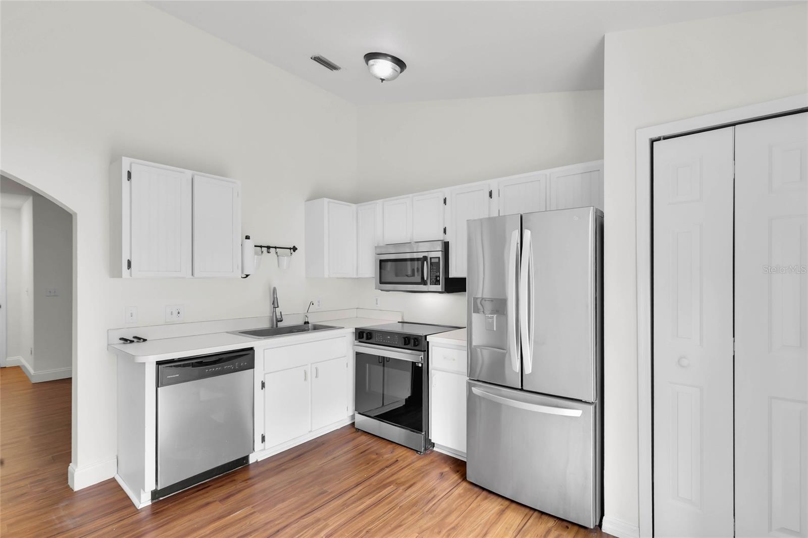 40206 PALM ST, LADY LAKE, FL — photo 12
