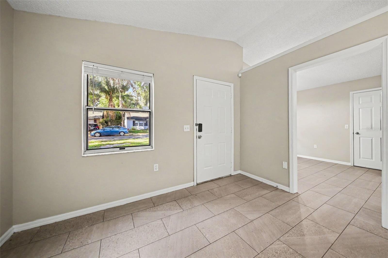 2710 LORRAINE DR, LEESBURG, FL — photo 4