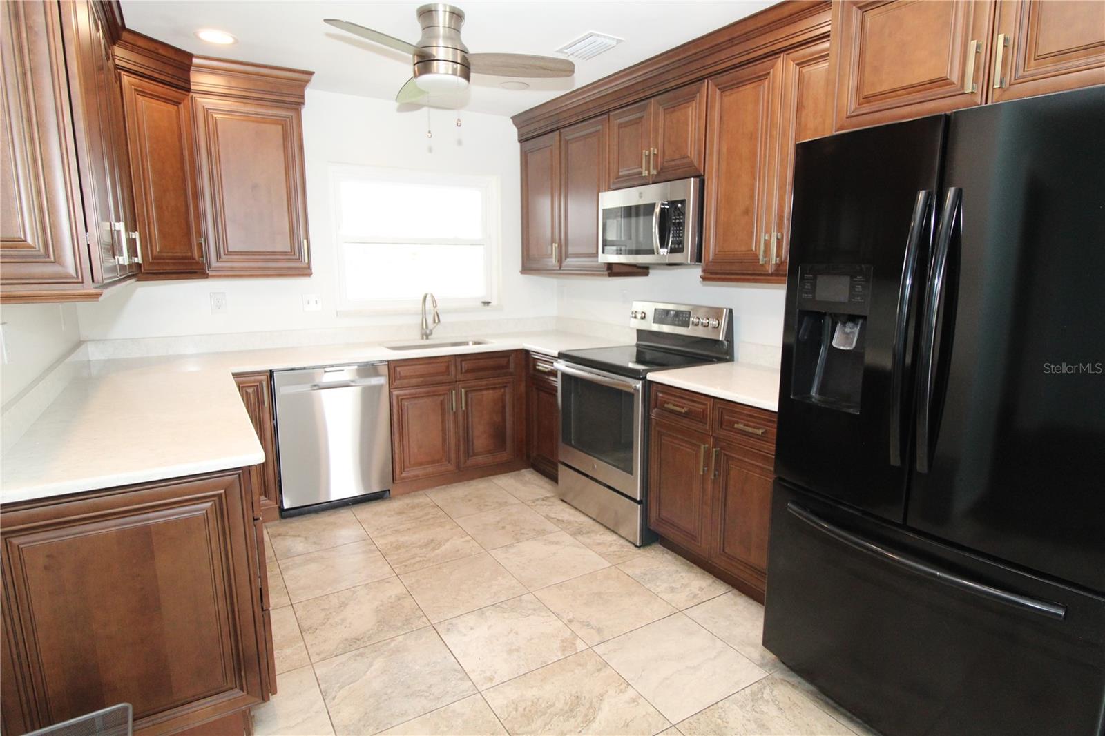 1104 DESERT HILLS DR, SUN CITY CENTER, FL — photo 5