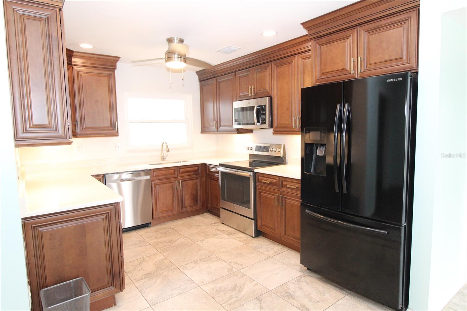 1104 DESERT HILLS DR, SUN CITY CENTER, FL — photo 7