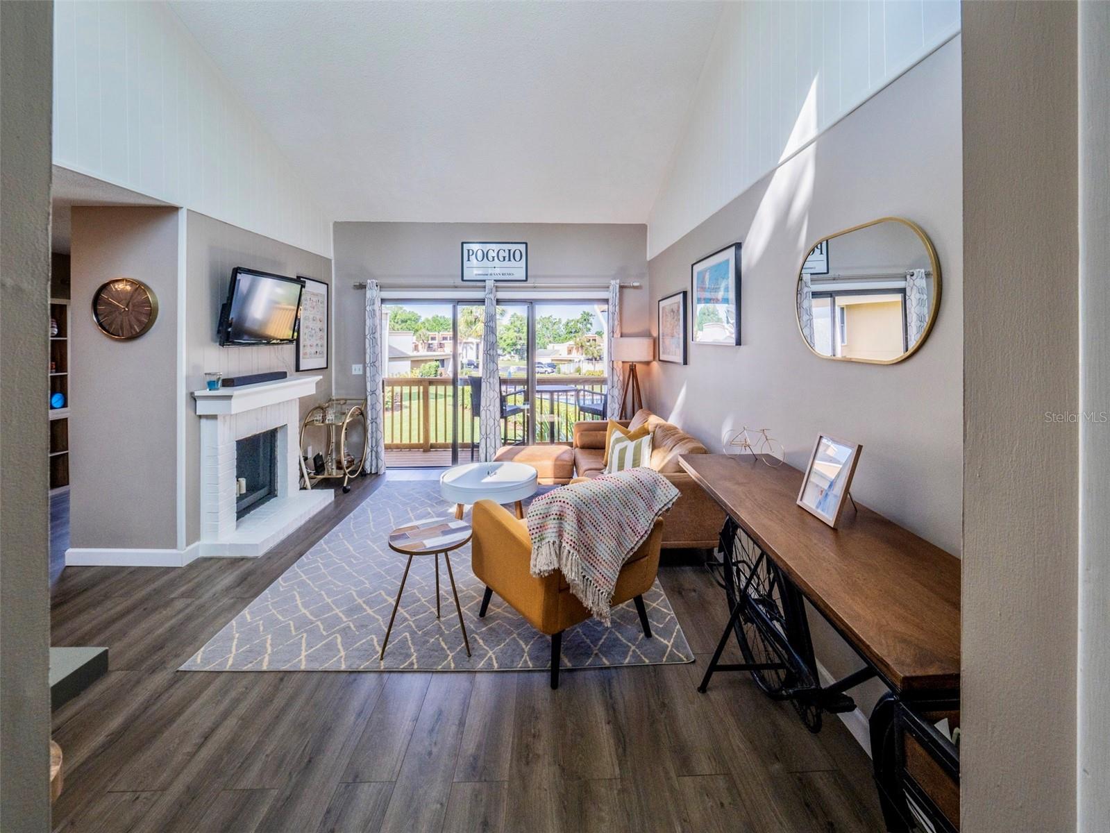 1051 S HIGHLAND ST #7E, MOUNT DORA, FL — photo 4
