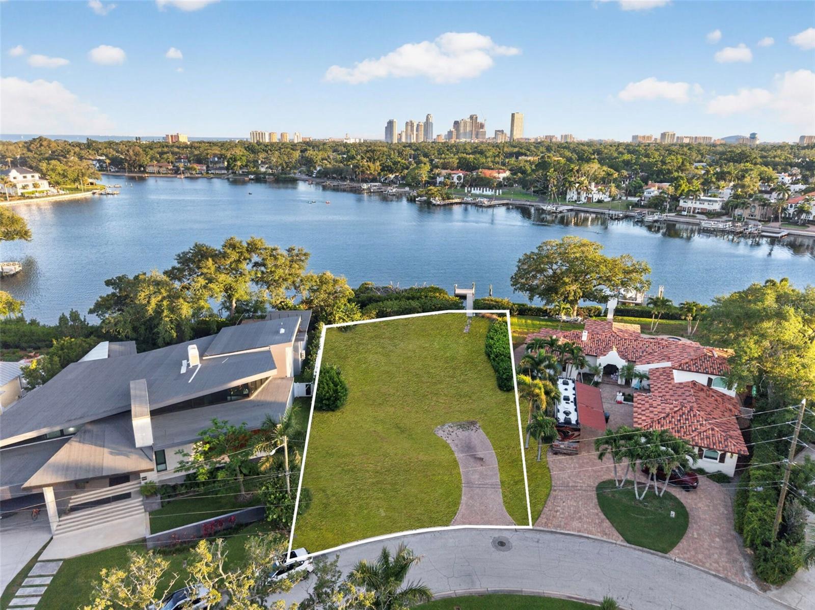 1026 MONTEREY BLVD NE, ST PETERSBURG, FL