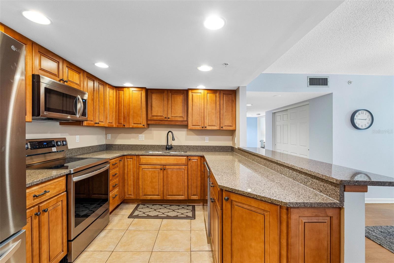 1480 GULF BLVD #1011, CLEARWATER BEACH, FL — photo 9