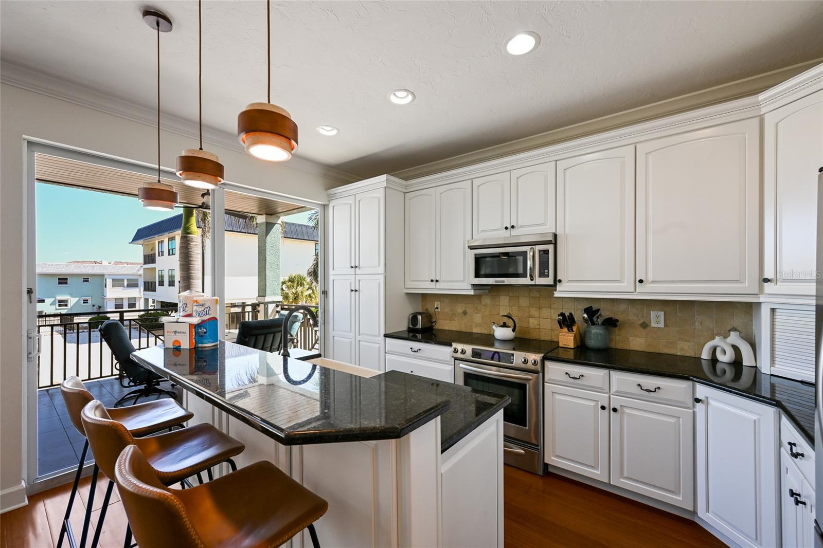109 6TH ST N #B, BRADENTON BEACH, FL — photo 11