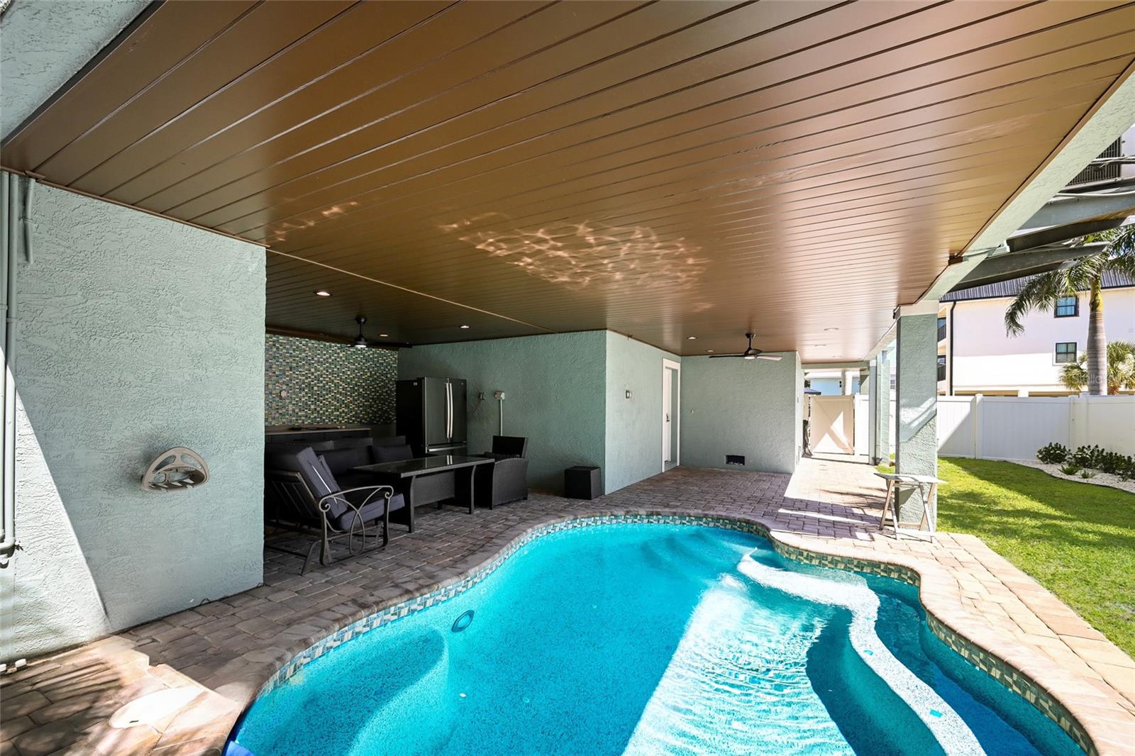 109 6TH ST N #B, BRADENTON BEACH, FL — photo 34