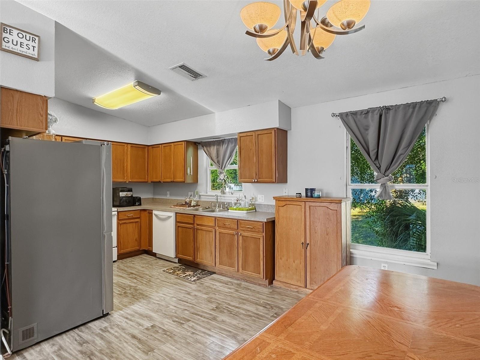 38932 CENTRAL AVE, ZEPHYRHILLS, FL — photo 4