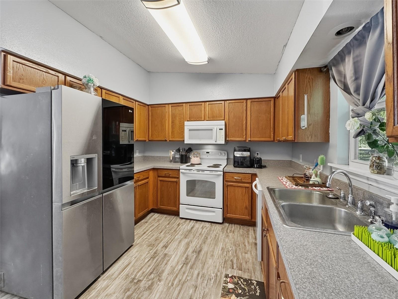 38932 CENTRAL AVE, ZEPHYRHILLS, FL — photo 5