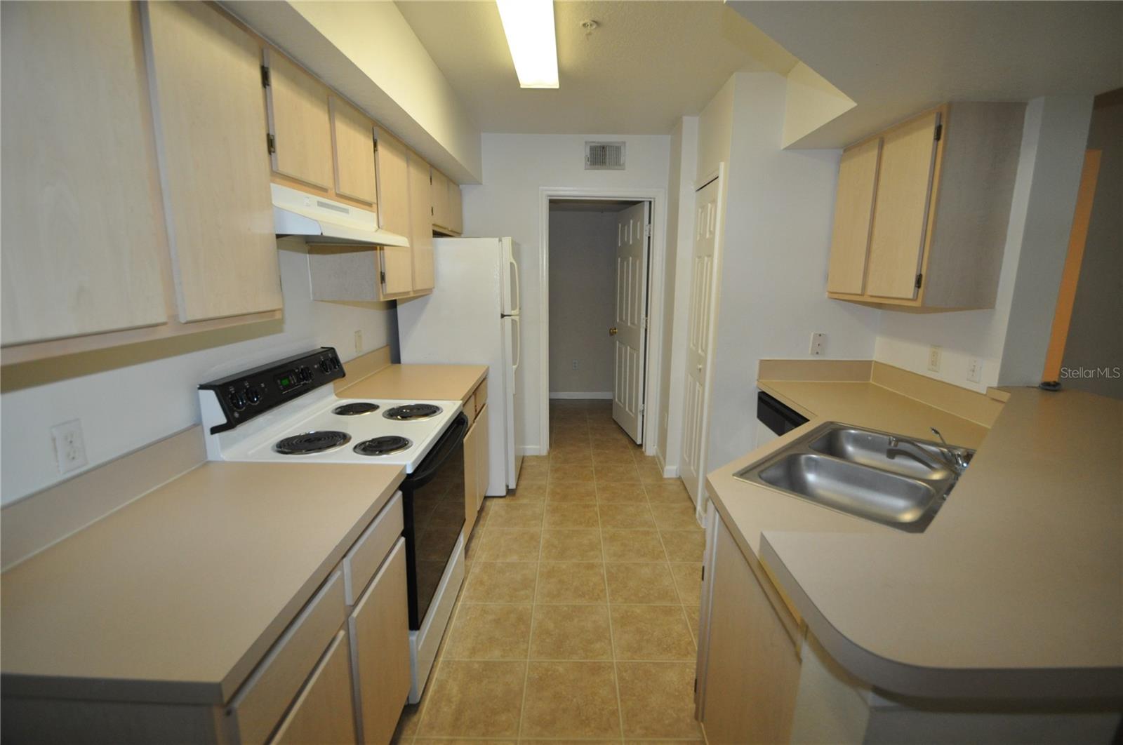 738 CREST PINES DR #734, ORLANDO, FL — photo 2
