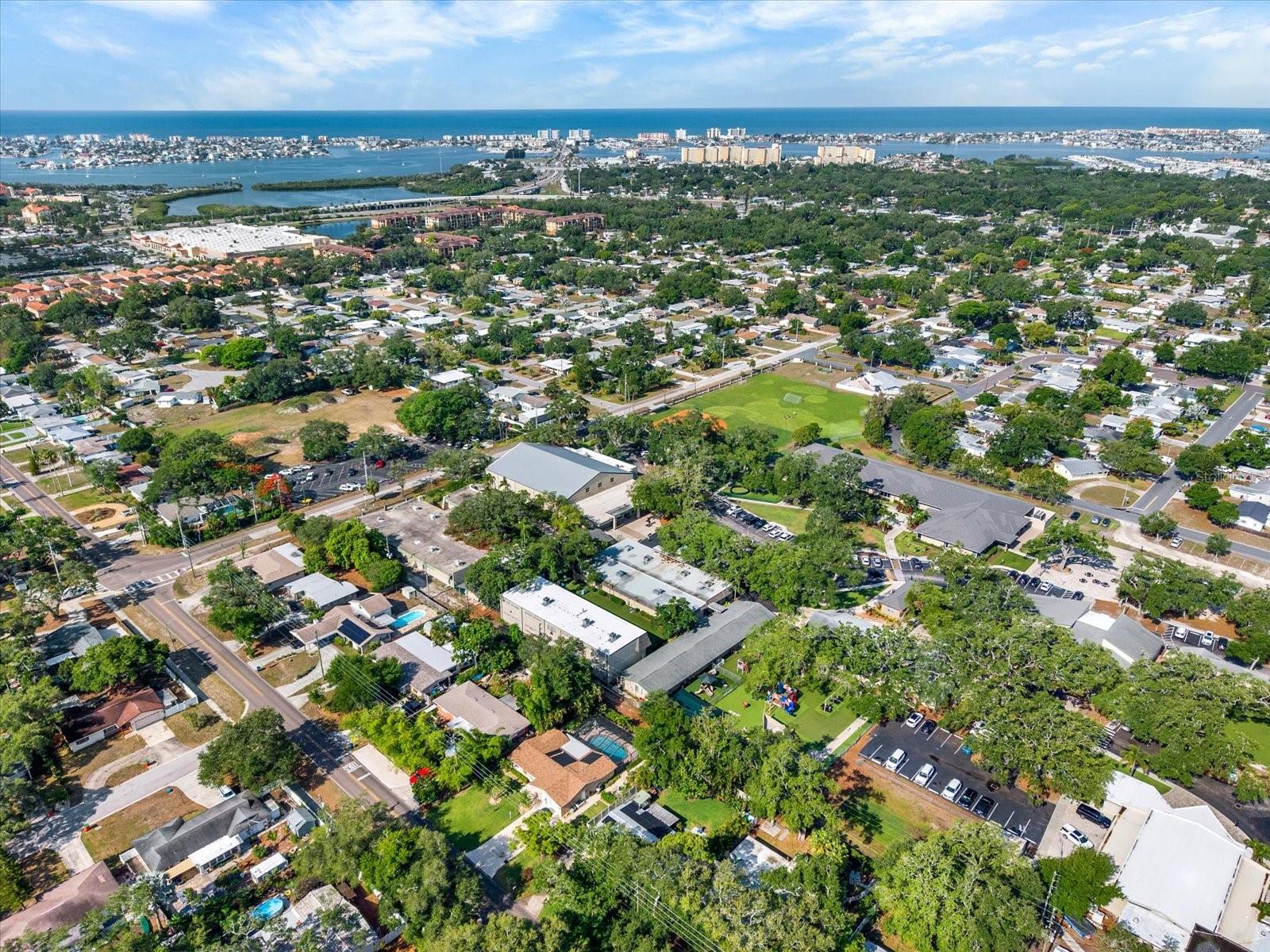 5572 100TH WAY N, ST PETERSBURG, FL — photo 33