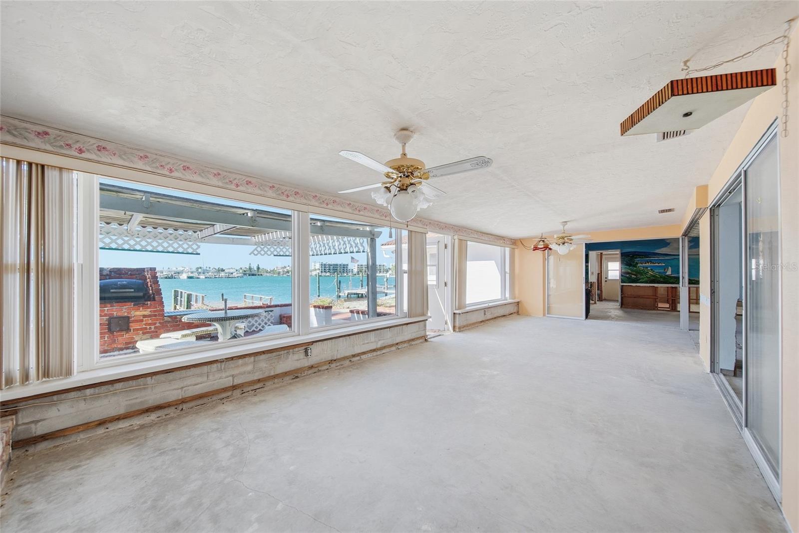 4 BELLEVUE DR, TREASURE ISLAND, FL — photo 7