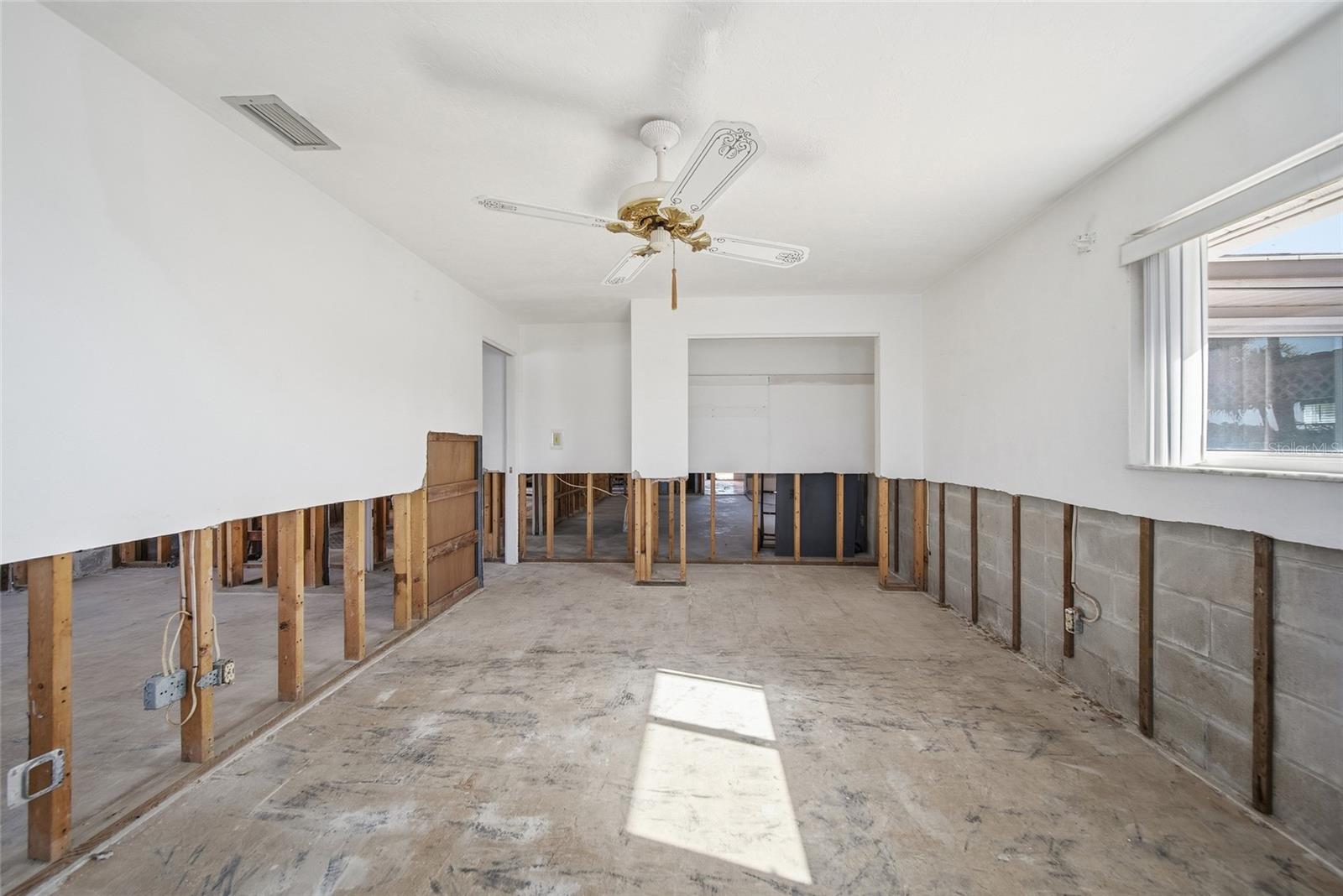 4 BELLEVUE DR, TREASURE ISLAND, FL — photo 10