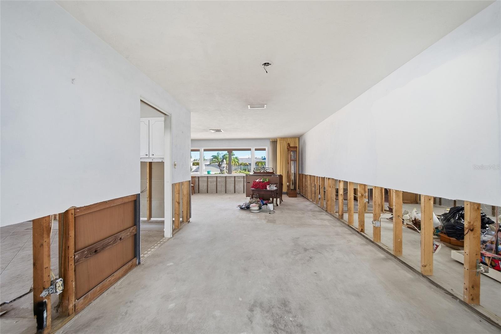 4 BELLEVUE DR, TREASURE ISLAND, FL — photo 15