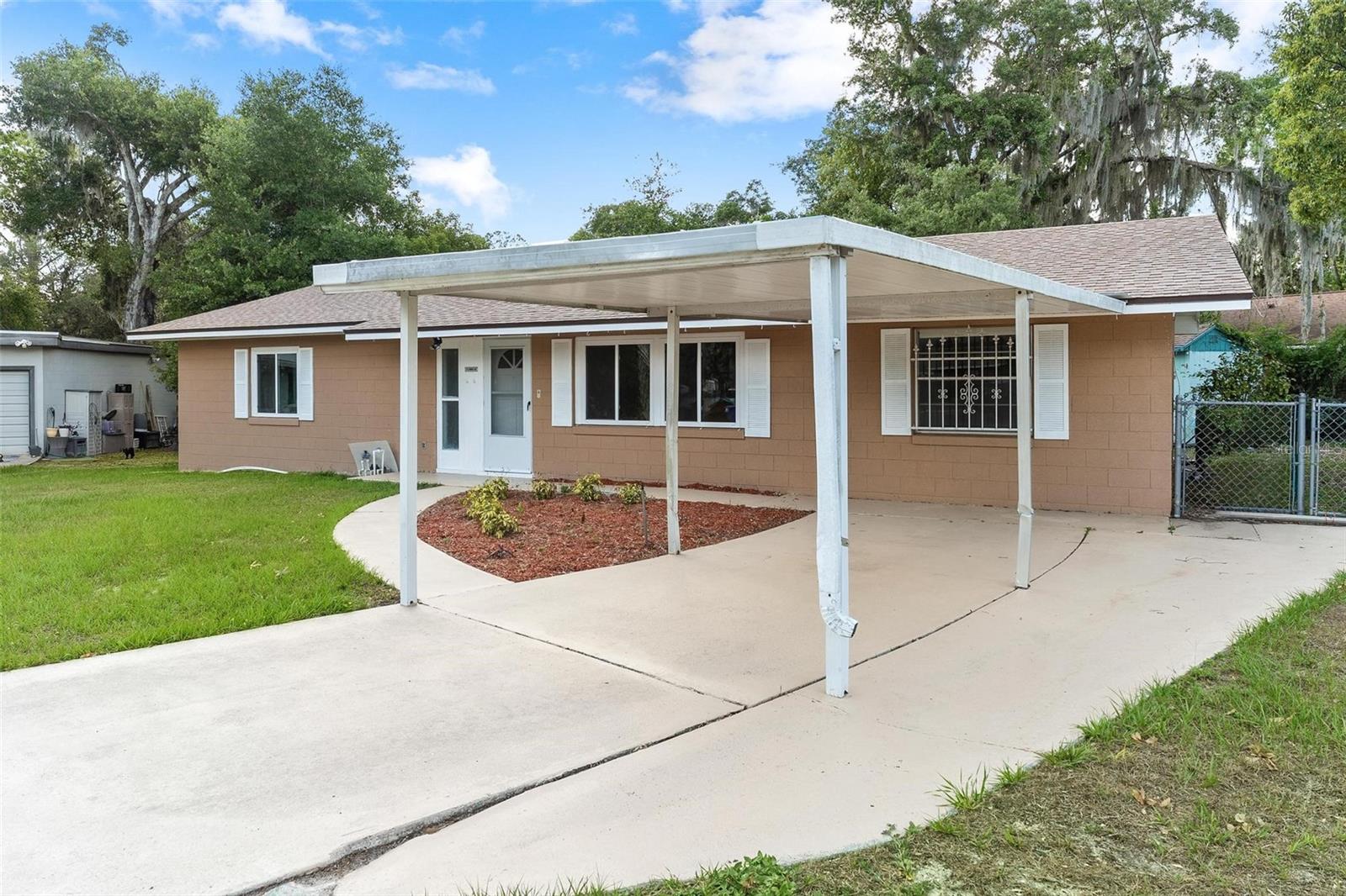 803 CAROL CT, TAVARES, FL — photo 3