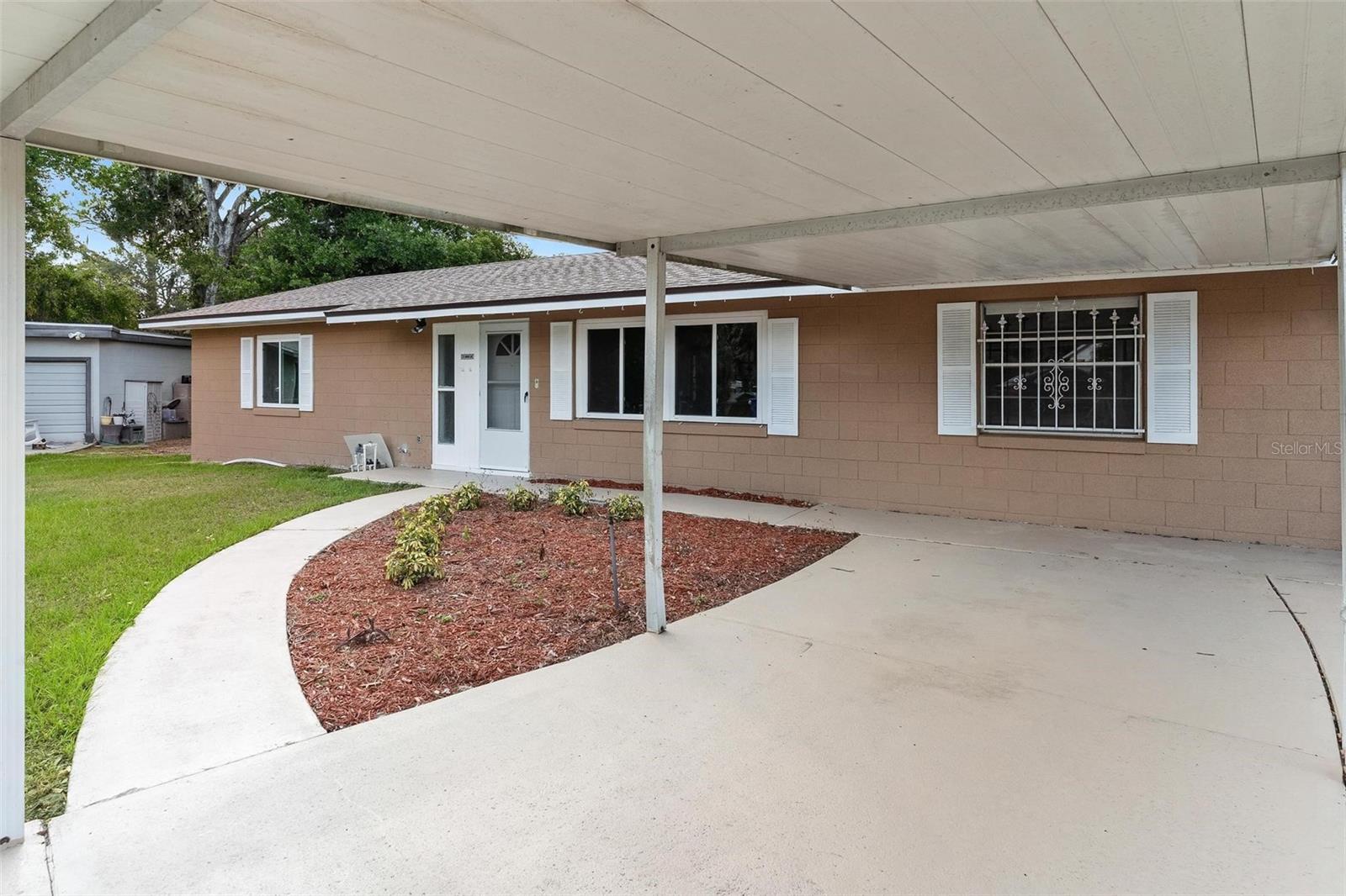 803 CAROL CT, TAVARES, FL — photo 4