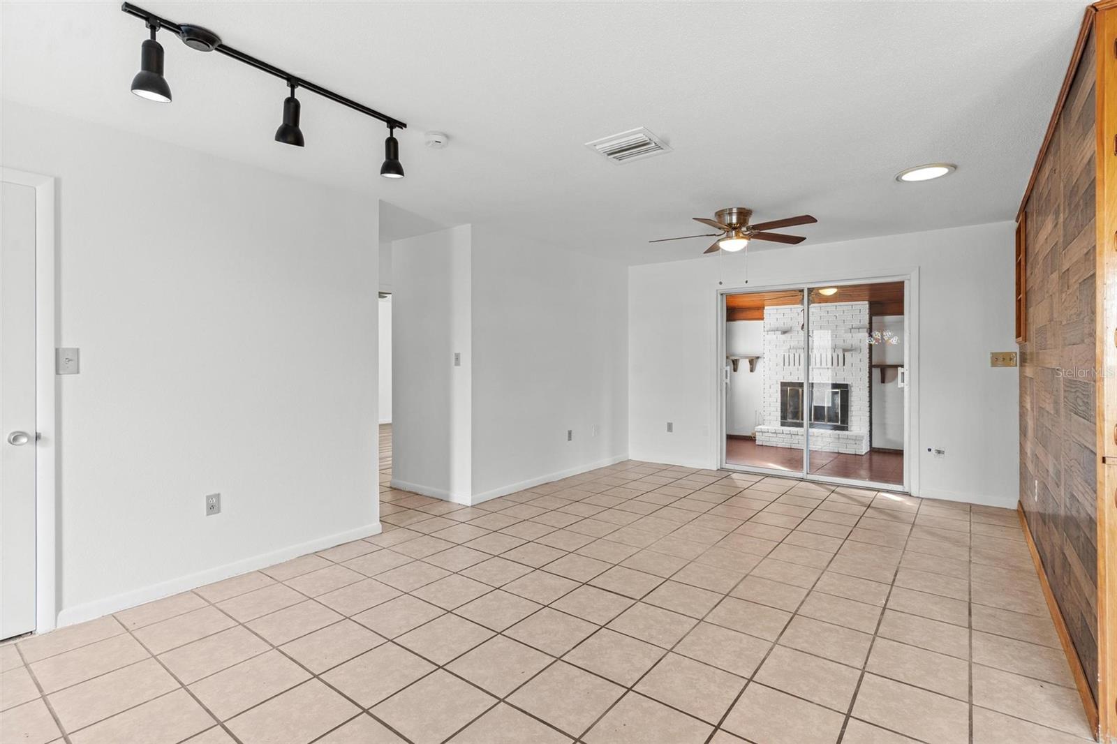 803 CAROL CT, TAVARES, FL — photo 8