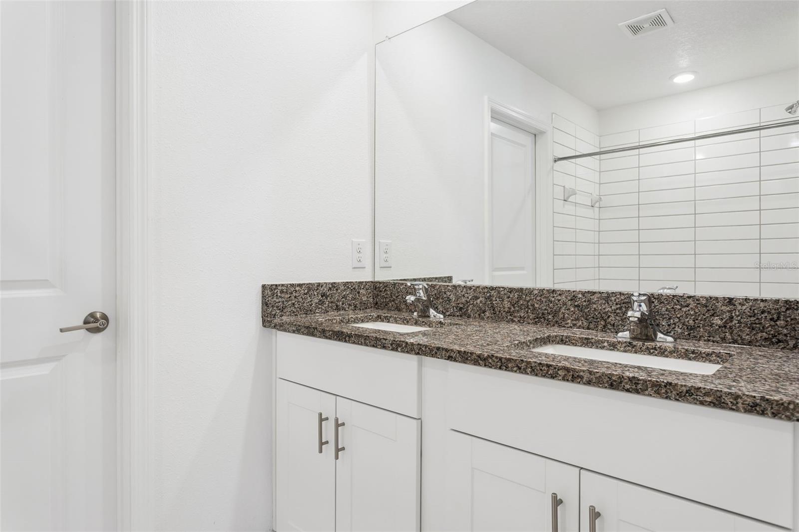 11000 RADIANT SHORE LOOP, SAN ANTONIO, FL — photo 19