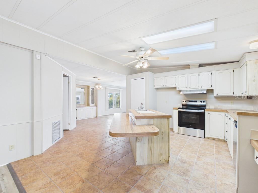 9212 DENMARSH DR, BROOKSVILLE, FL — photo 2
