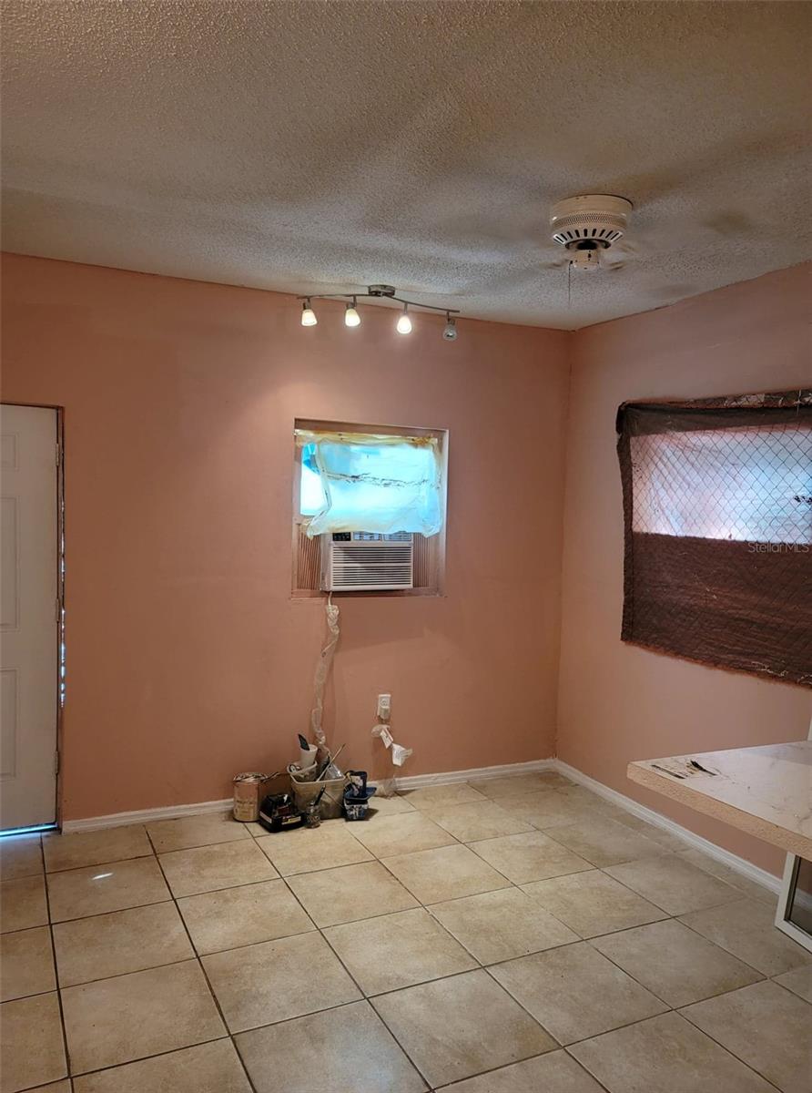 107 E CYPRESS ST, KISSIMMEE, FL — photo 9