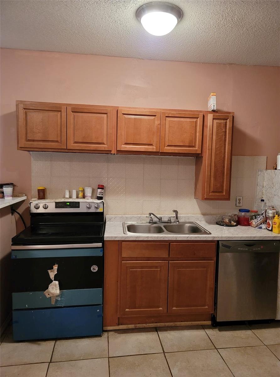 107 E CYPRESS ST, KISSIMMEE, FL — photo 10