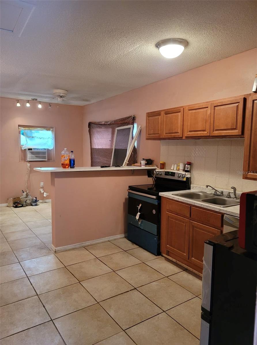 107 E CYPRESS ST, KISSIMMEE, FL — photo 14