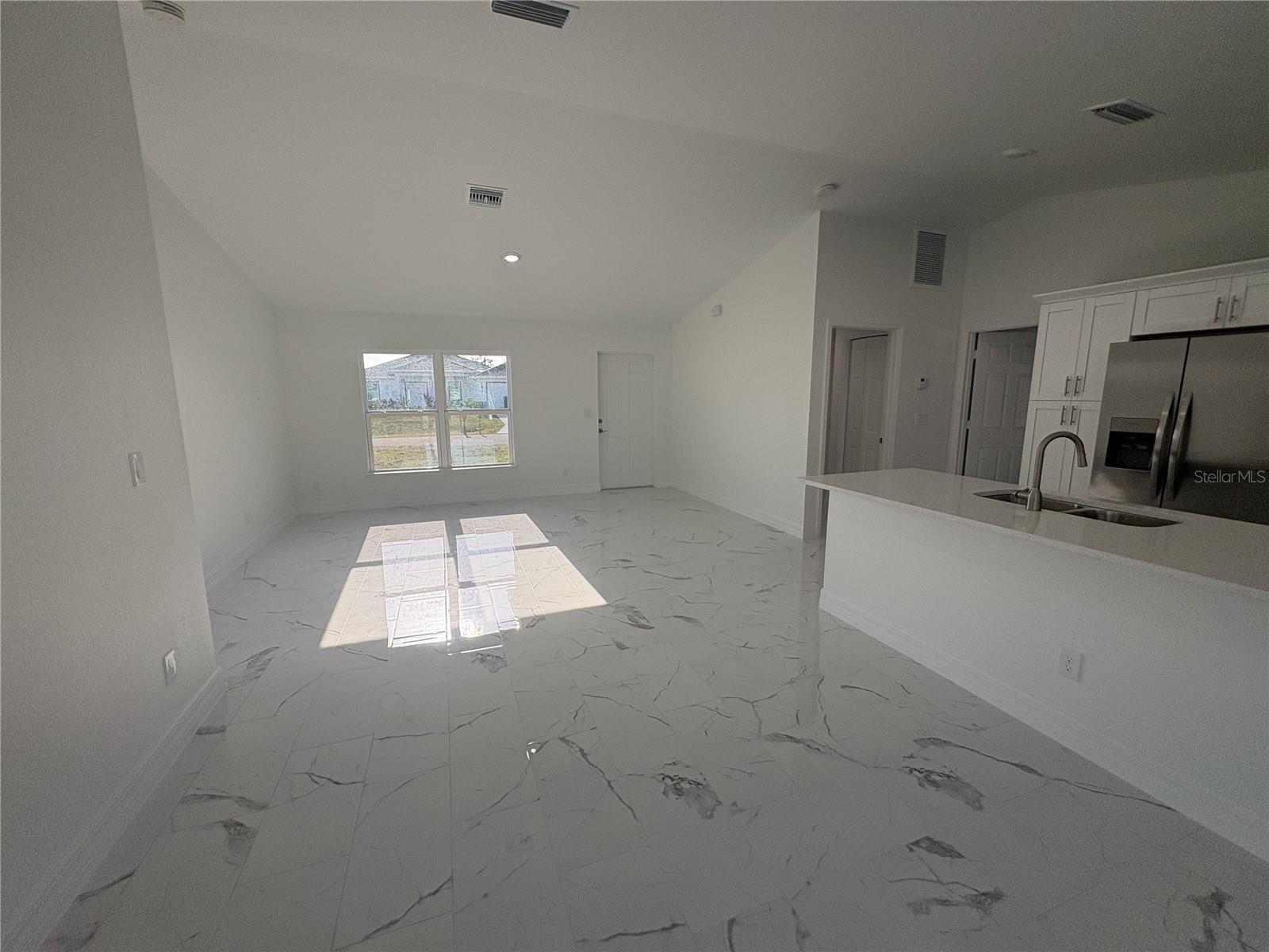 2810 NW 26TH PL, CAPE CORAL, FL — photo 3