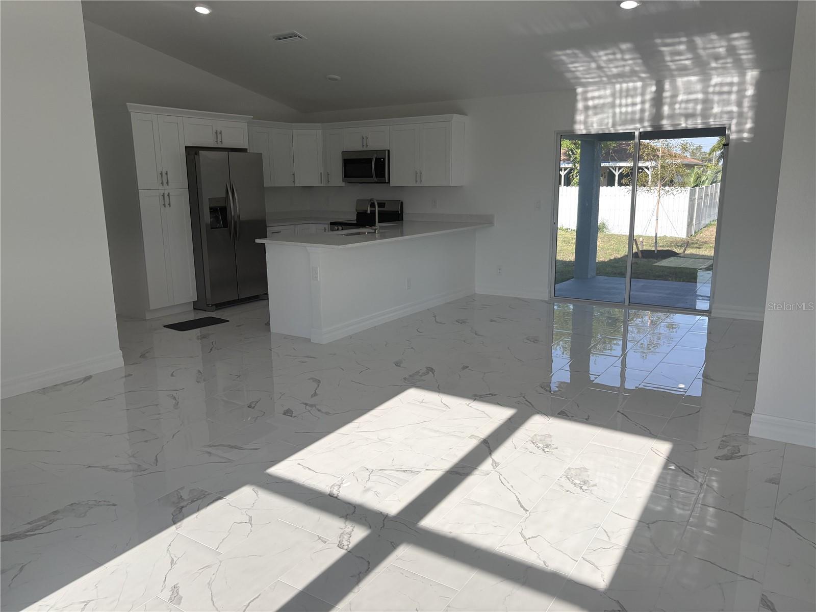2810 NW 26TH PL, CAPE CORAL, FL — photo 4