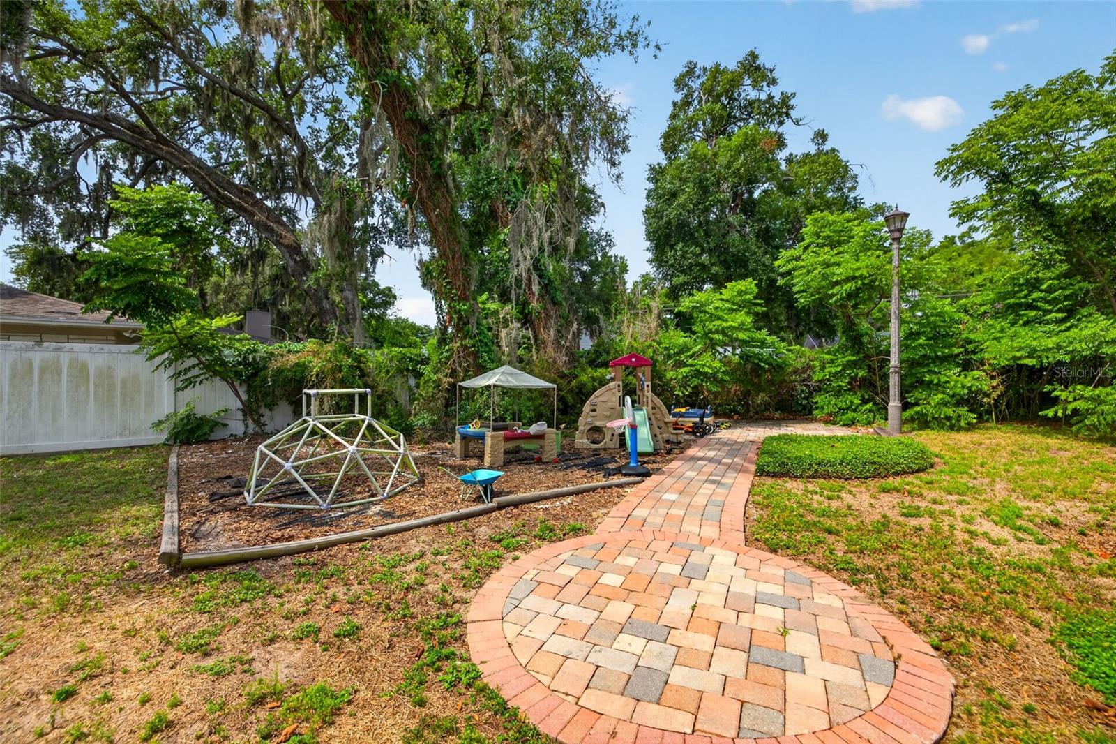 712 S OAKWOOD AVE, BRANDON, FL — photo 41