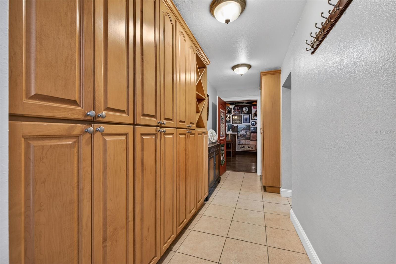 712 S OAKWOOD AVE, BRANDON, FL — photo 47