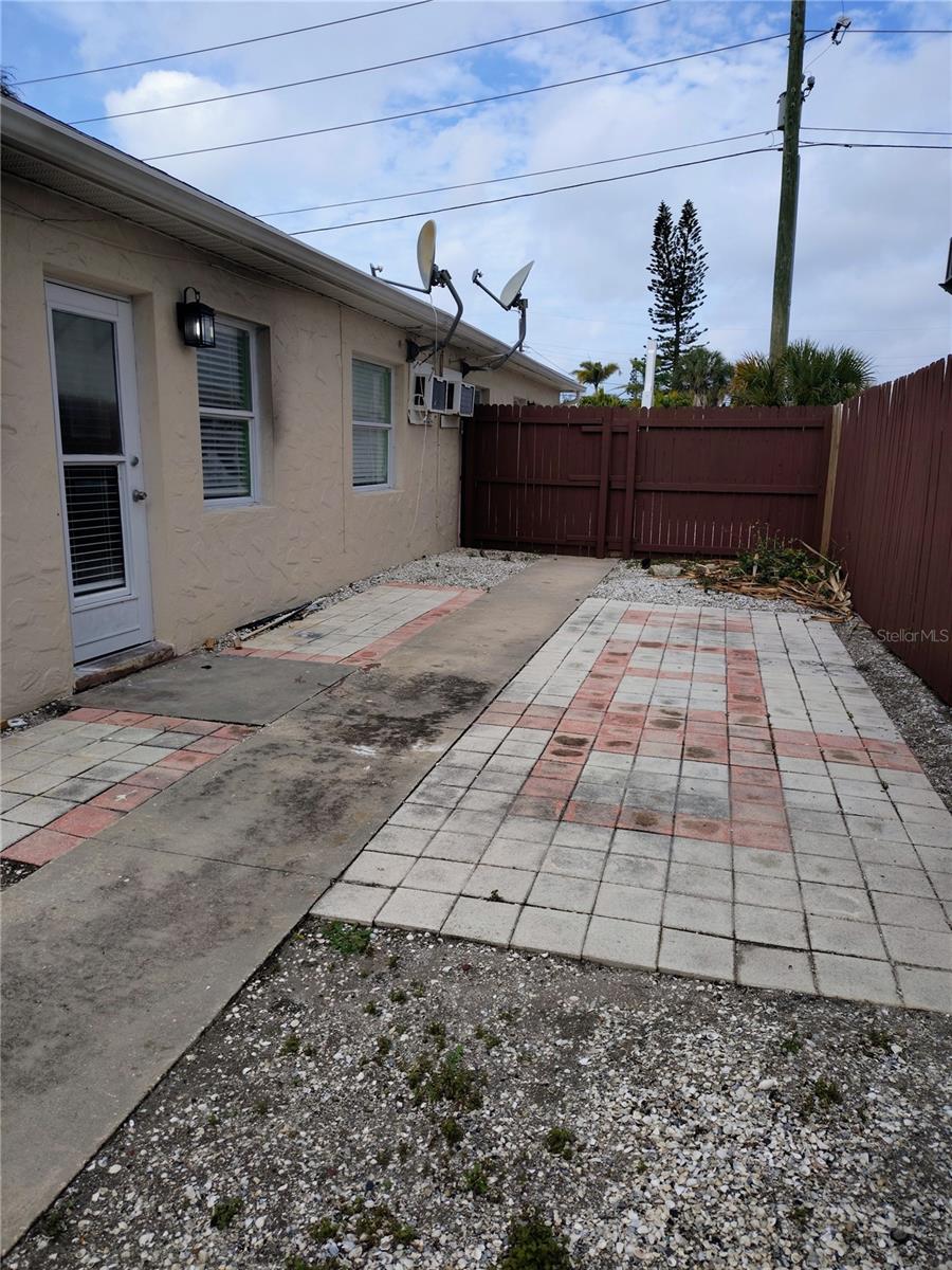 115 145TH AVE E #4, MADEIRA BEACH, FL — photo 10