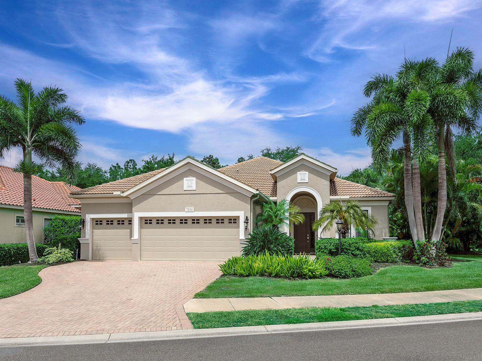 7210 LAKE FOREST GLN, LAKEWOOD RANCH, FL