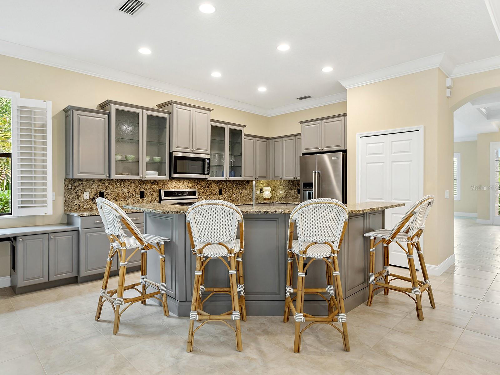 7210 LAKE FOREST GLN, LAKEWOOD RANCH, FL — photo 17
