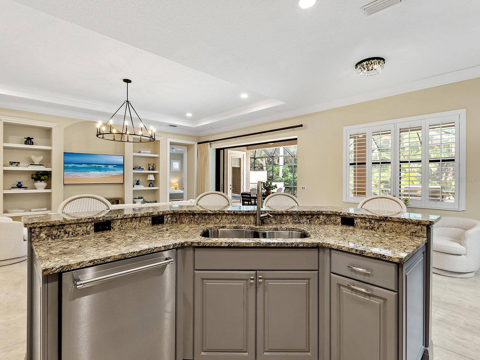 7210 LAKE FOREST GLN, LAKEWOOD RANCH, FL — photo 20