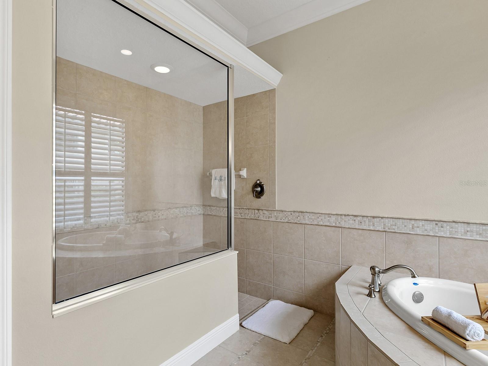 7210 LAKE FOREST GLN, LAKEWOOD RANCH, FL — photo 31