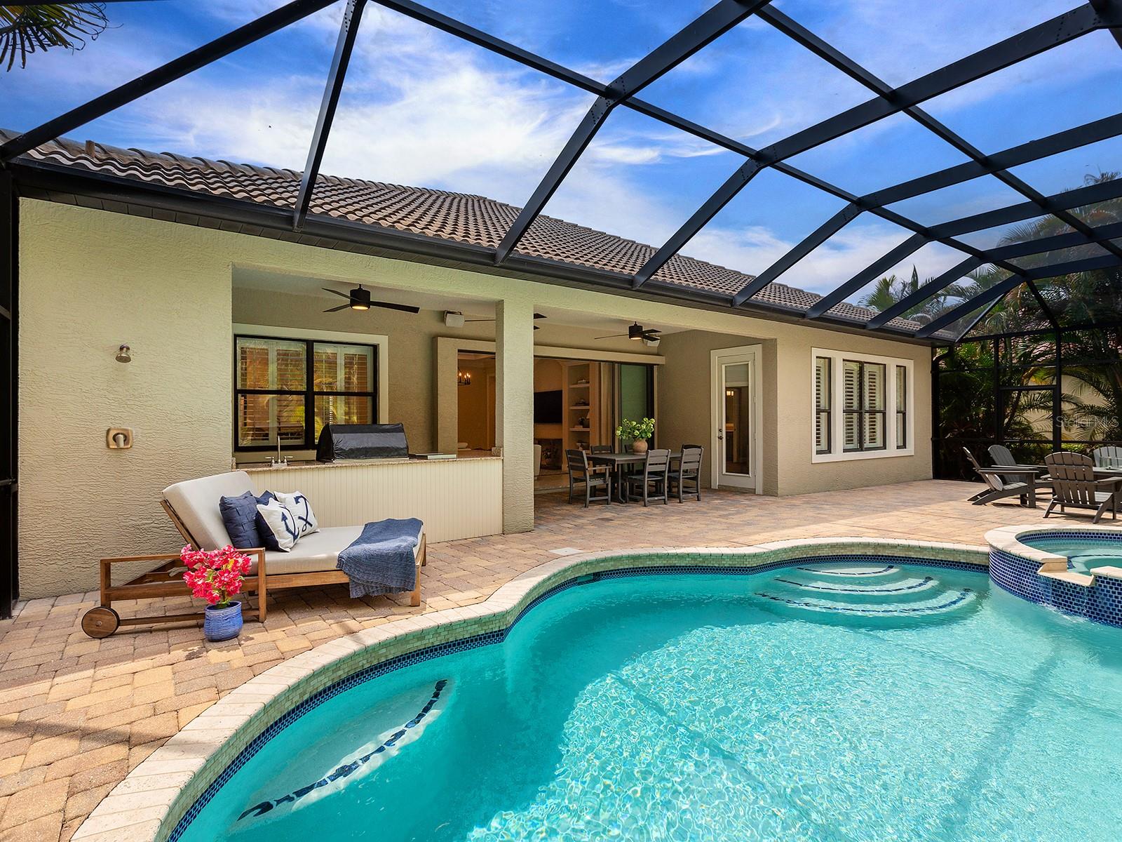 7210 LAKE FOREST GLN, LAKEWOOD RANCH, FL — photo 40