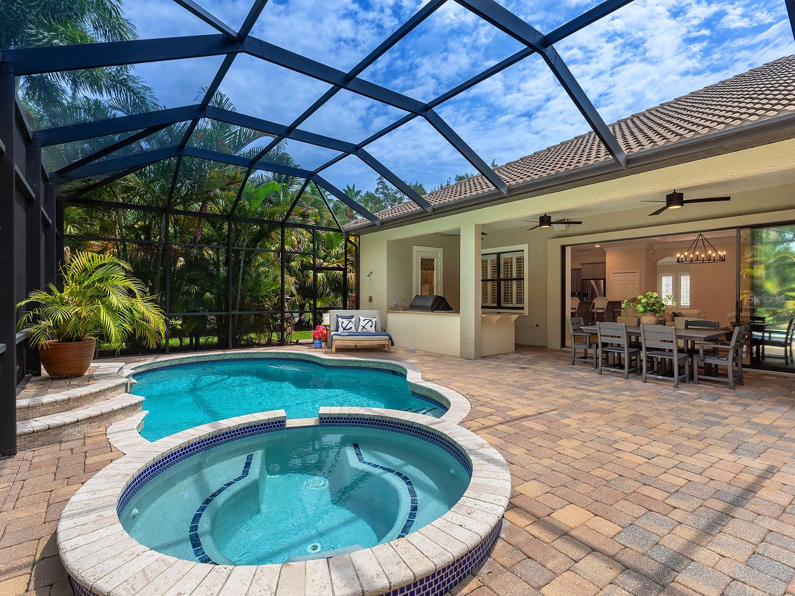 7210 LAKE FOREST GLN, LAKEWOOD RANCH, FL — photo 43