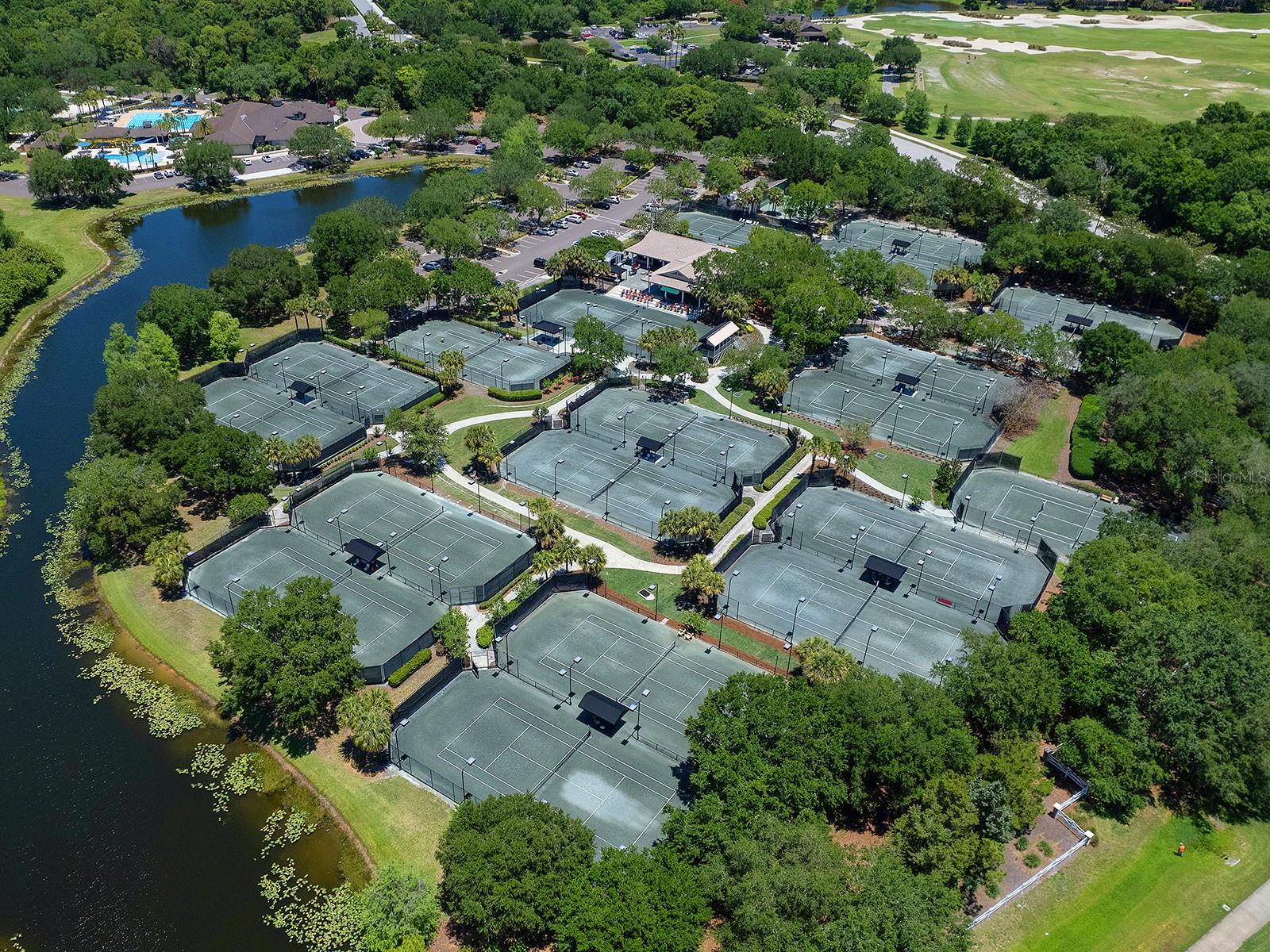 7210 LAKE FOREST GLN, LAKEWOOD RANCH, FL — photo 55