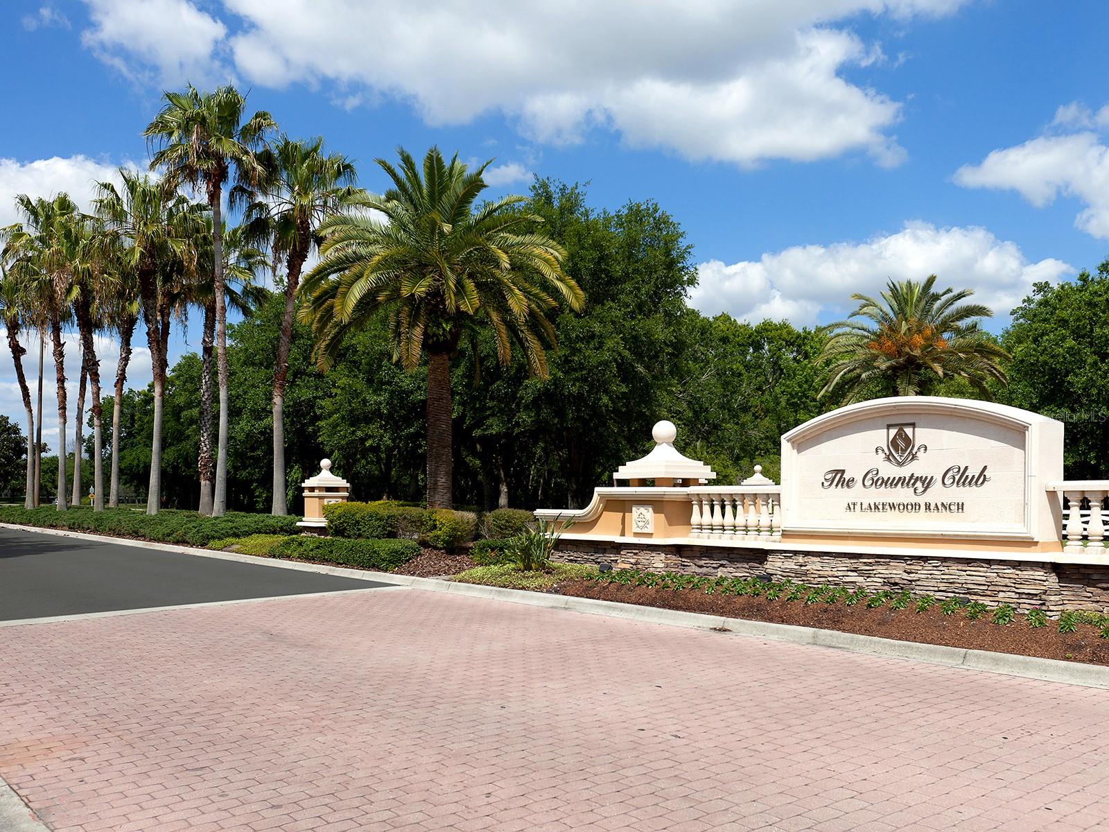 7210 LAKE FOREST GLN, LAKEWOOD RANCH, FL — photo 57
