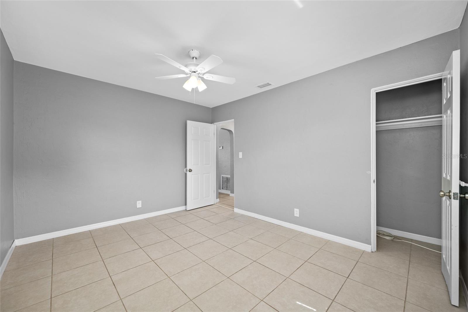 3246 20TH AVE S, ST PETERSBURG, FL — photo 10